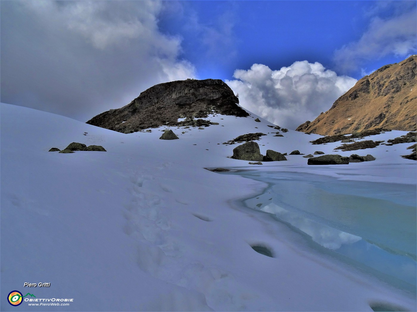 57 Possibile con cautela camminare con affondi sulle rive del lago.JPG